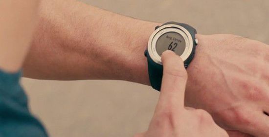 爱普生发布Runsense健身智能手表