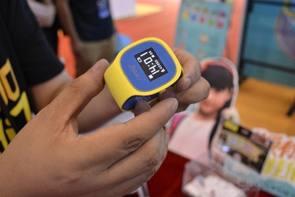 儿童远程监控手表 老师还敢骂学生吗？