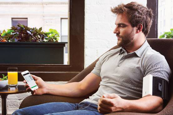 这些智能健康设备能帮你追踪身体指标数据