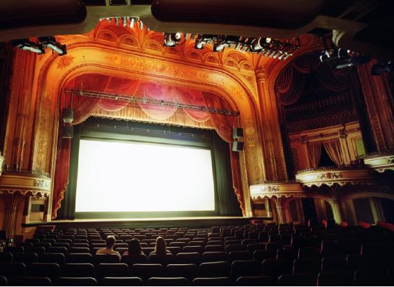 不戴眼镜就能看3D电影 他们做到了