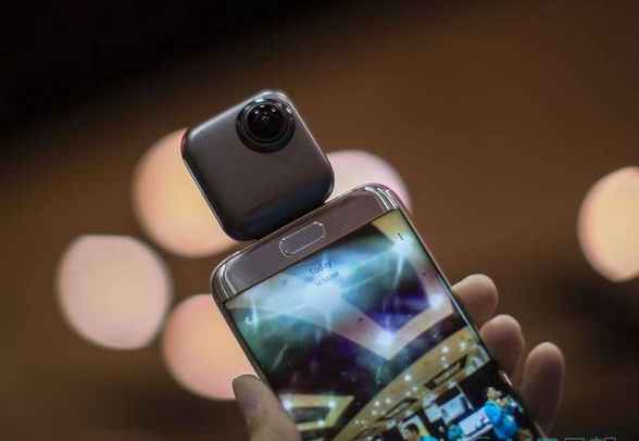 盘点CES2017上那些最新的VR黑科技 盘点CES2017上那些最新的VR黑科技