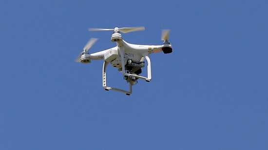 无人机疑黑飞 航拍爆炸现场被拘遭吐槽