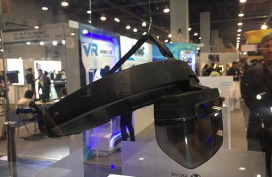 VR元年大收官:2017 CES国内外移动端VR深度体验合集 VR元年大收官:2017 CES国内外移动端VR深度体验合集