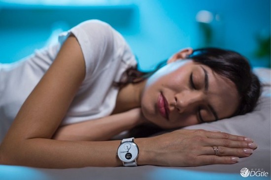 解析Withings Steel HR智能手表的细节:超长续航 解析Withings Steel HR智能手表的细节:超长续航