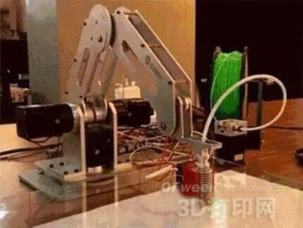 能3D打印的智能机械臂Dobot要登上2017“CCTV网络春晚”啦 能3D打印的智能机械臂Dobot要登上2017“CCTV网络春晚”啦