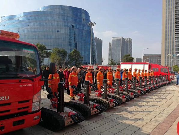 18085538195332.png “机械战警”来了!他们可替代人员进入事故火场侦查