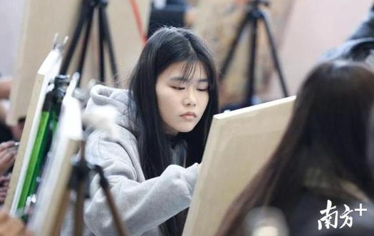 广东高考版人脸识别首考实测：整个过程中只需要2到3秒