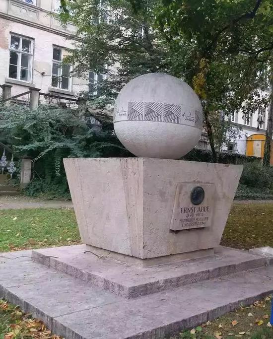 揭秘100多年前科学家成功创业的故事