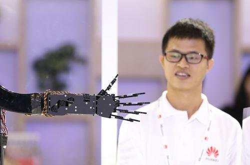 华为的AI野心：打造“全栈”解决方案