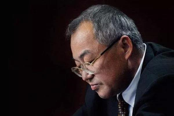 五家上市公司没了,获赔43万,走出牢狱的顾雏军“仍在狱中” 五家上市公司没了,获赔43万,走出牢狱的顾雏军“仍在狱中”