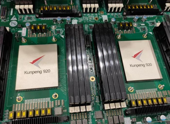  中国仅有2家厂商能服务器全栈自研，一家是华为，一家是阿里