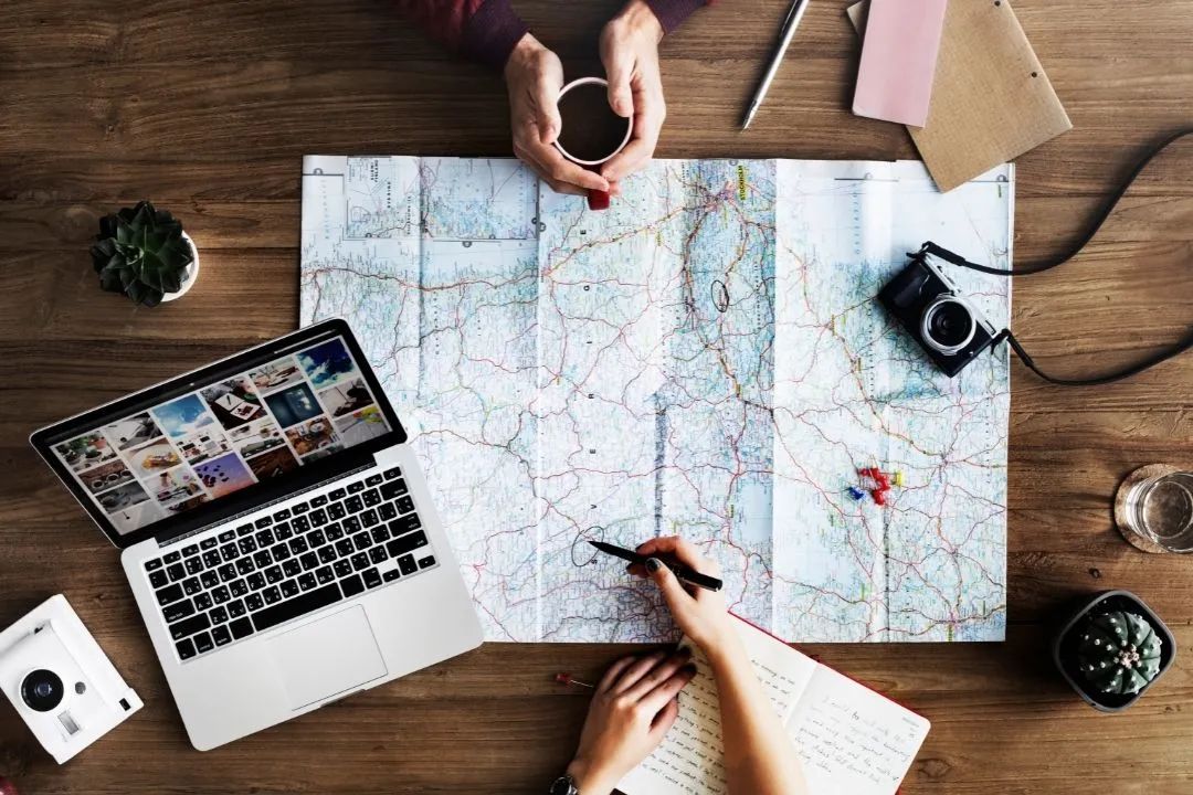 百度、四维图新、高德争“鲜”恐后 百度、四维图新、高德争“鲜”恐后