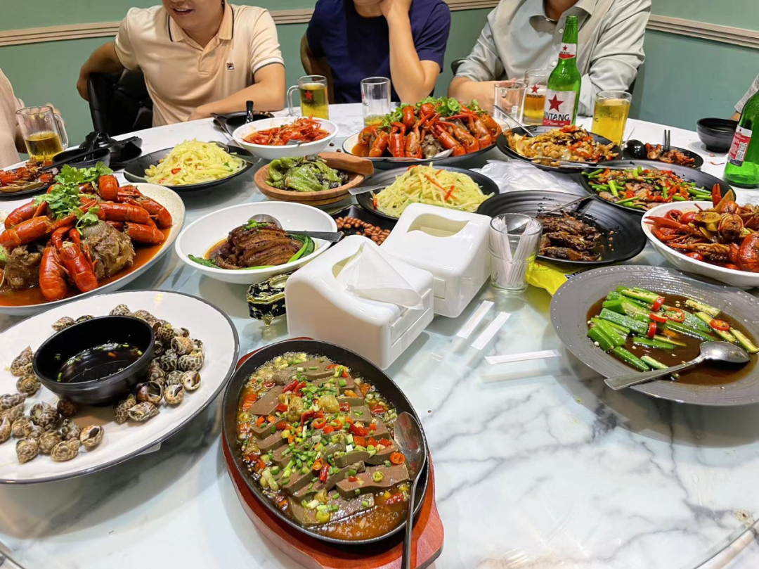 我去了趟东南亚，看到了“信心”和“力量”丨霞光WAVE