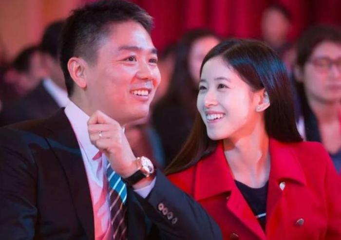 京东和拼多多，又“打”起来了， 但阿里还在看戏